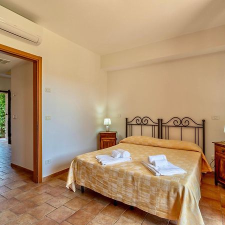 Isa - Residence With Swimming Pool In Sorano, Apartments With Air Conditioning And Private Outdoor Area Zewnętrze zdjęcie